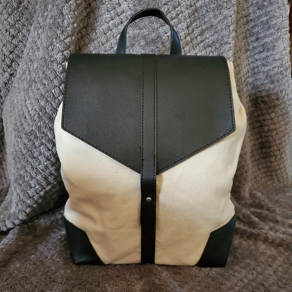 NWOT Deux Lux backpack bag